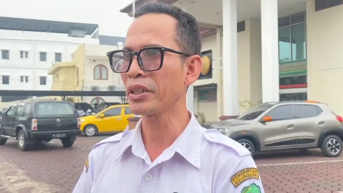 Kepala Bagian Hukum Sekretariat Daerah Kabupaten Bengkayang, Suandi ditemui usai sidang perdana class action yang diajukan Tim Hukum Nafas Kalbar atas persoalan kebakaran hutan dan lahan (karhutla) serta kabut asap di Kalimantan Barat pada Rabu (7/10). (DENY HAMDANI/PONTIANAK POST)