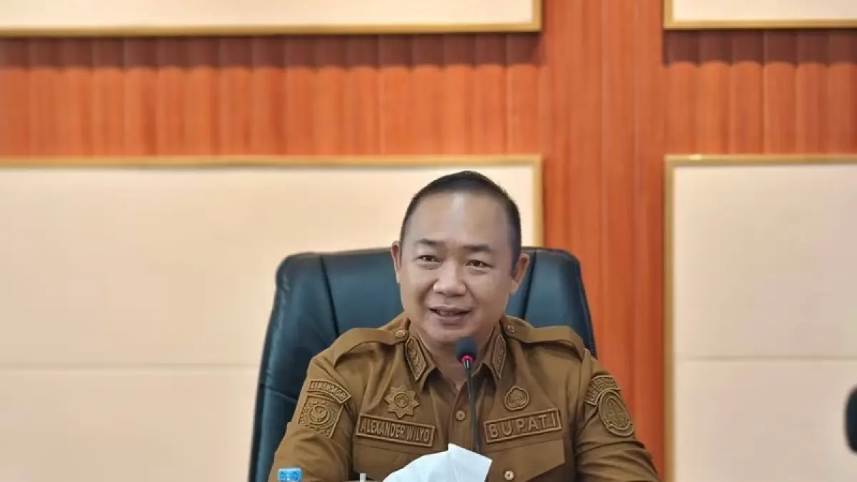 BBM Sulit Didapat di Ketapang, Bupati Alexander Wilyo Minta Pertamina Tambah Pasokan untuk Warga