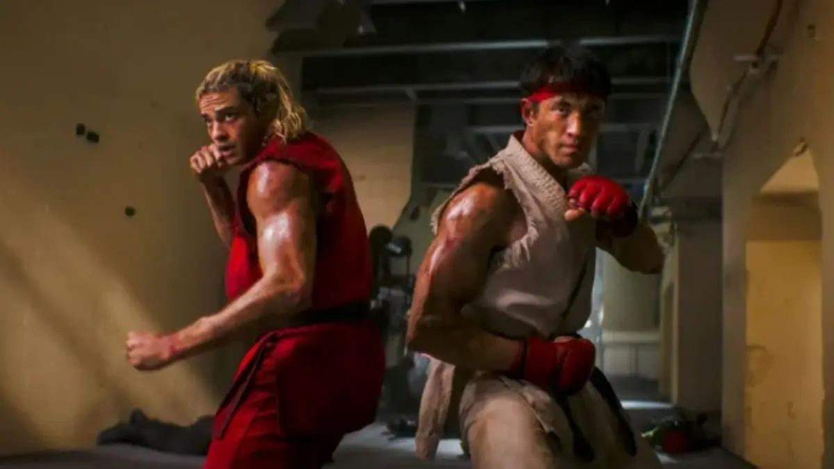 Noah Centineo dan Andrew Koji dalam Street Fighter. (Paramount Pictures)