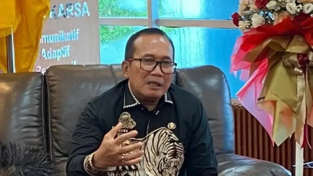 Bupati Kubu Raya, Sujiwo.