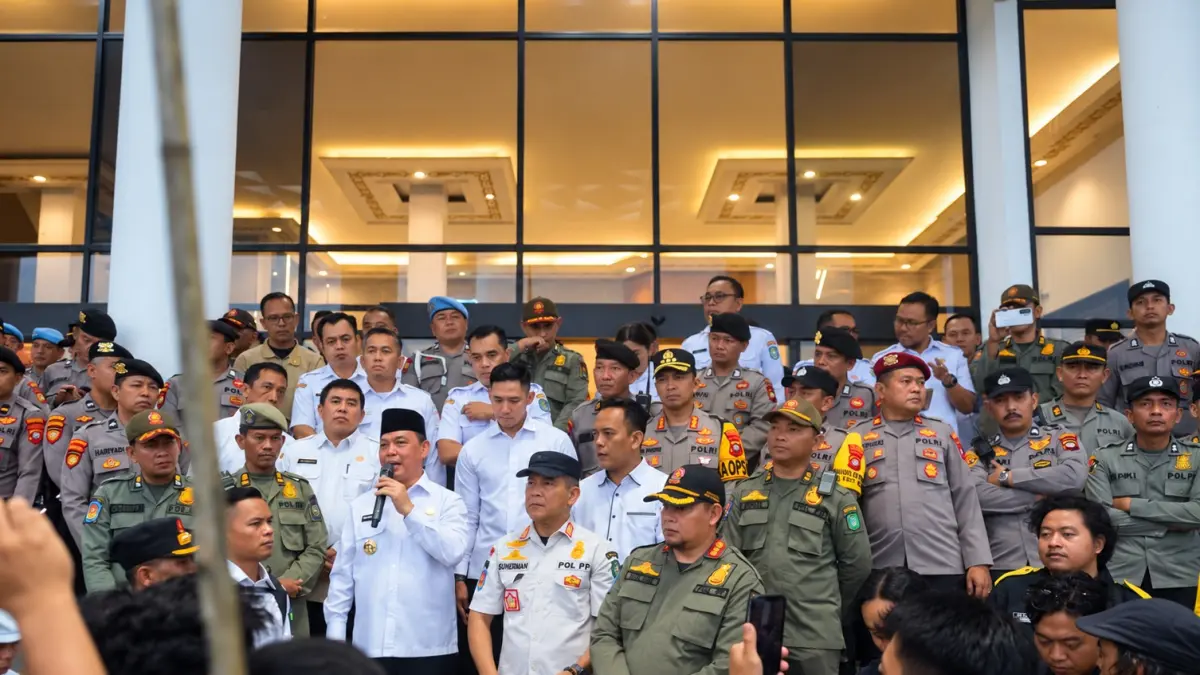 Aksi Damai Mahasiswa di Tengah Guyuran Hujan, Minta Evaluasi Total Pasca Kabut Asap