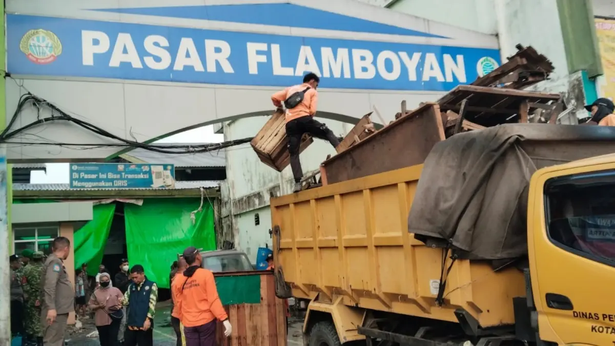 Puluhan Lapak Liar Pasar Flamboyan Ditertibkan, Akses Kini Lebih Luas