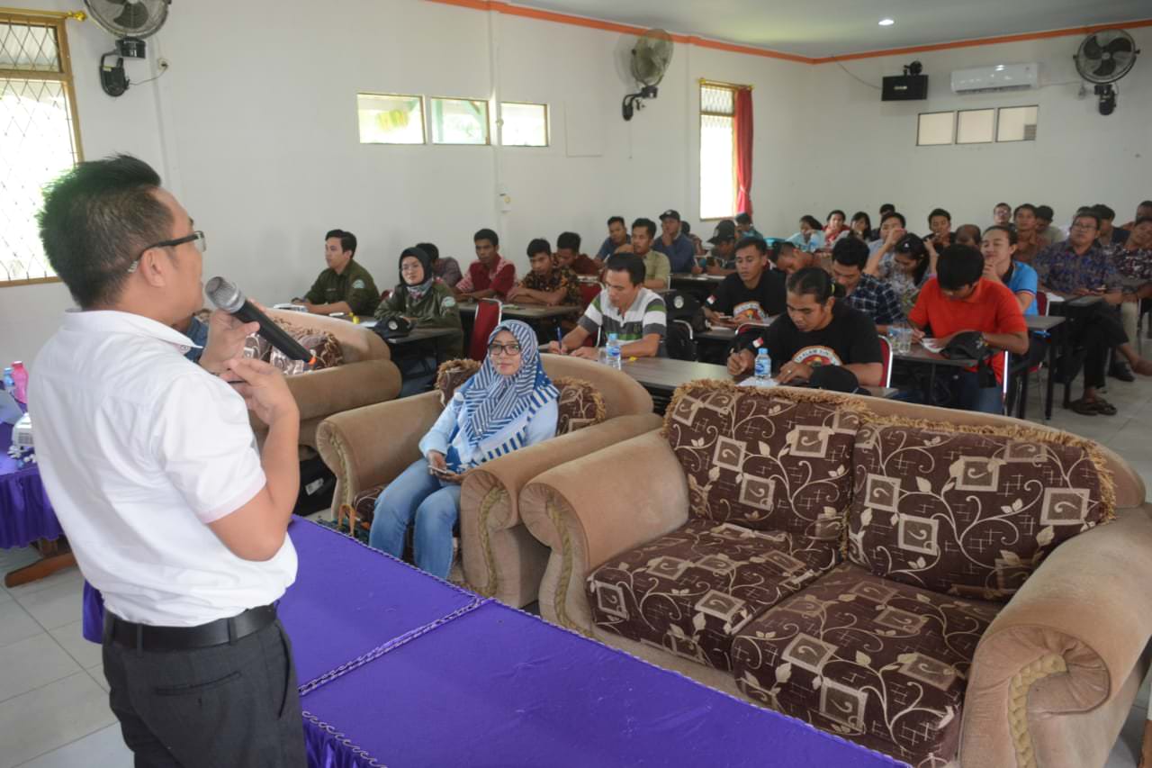 PROFESIONAL: Pelatihan Pemandu Wisata Kuliner Belanja Disporapar Landak menghadirkan narasumber dari profesional.