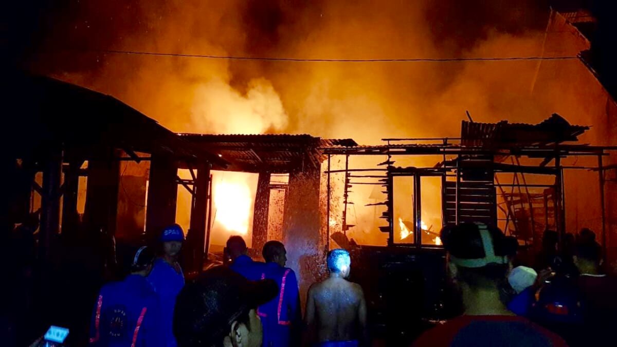 Kebakaran yang melanda kawasan Siantan, Sabtu (9/11).