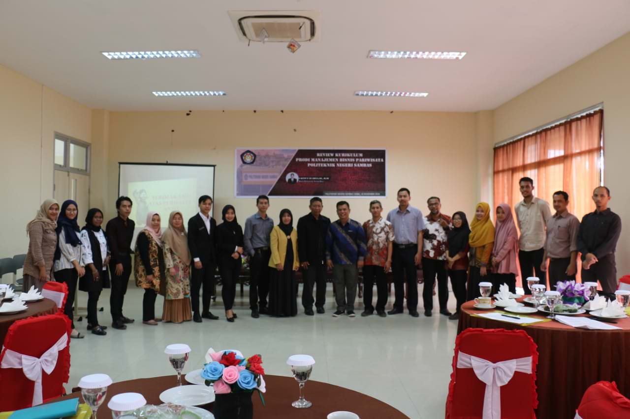 REVIEW: Poltesa gelar Review Kurikulum Prodi Manajemen Bisnis Pariwisata Jurusan Ekonomi dan Bisnis di Gedung Kuliah Terpadu Lantai 1 Poltesa, Rabu. Istimewa