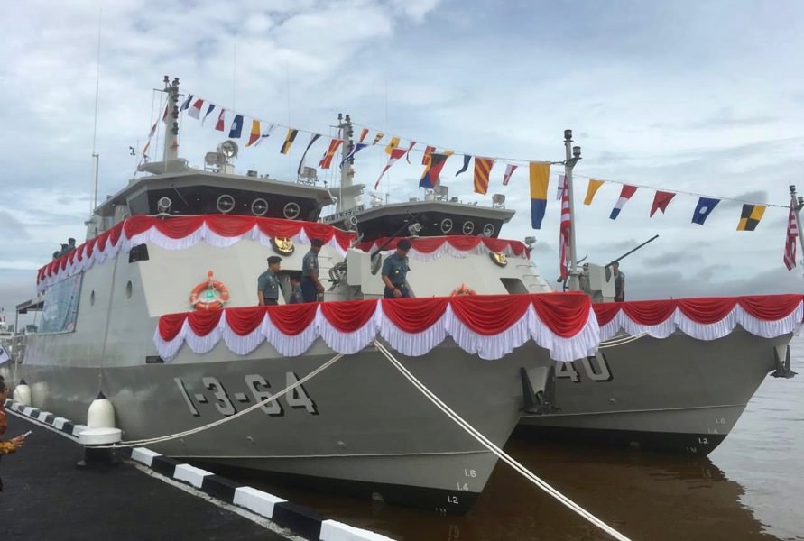 Dua kapal TNI-AL buatan Pontianak. foto Sigit