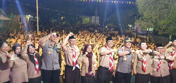 Para pejabat yang hadir saat pembukaan LAGD Panji Camp 2019 di SMA Negeri 1 Singkawang, Kamis (26/12). Foto : Istimewa