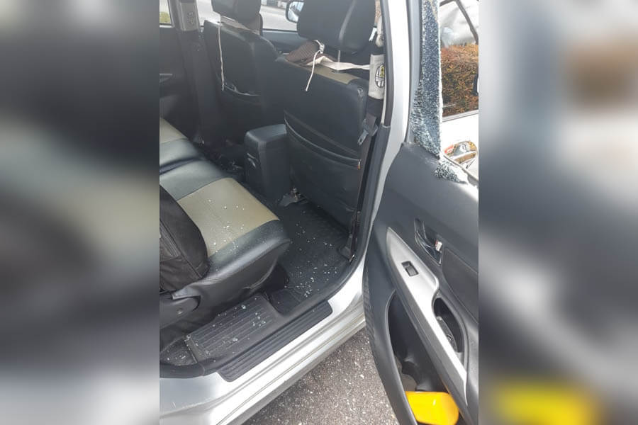 PECAH: Kaca mobil pecah bekas dibobol maling. HUMAS POLRES SINTANG FOR PONTIANAK POST