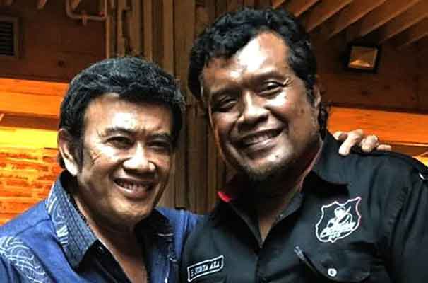 BERSAMA: Rhoma Irama dan Surya Aka. Idola dan organisasi pengidolanya Forsa. ISTIMEWA