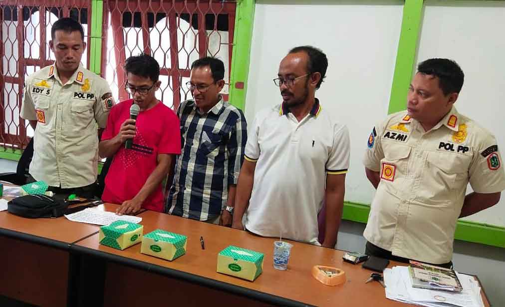 MINTA MAAF: Pemilik akun facebook Raja Rantau melakukan permintaan maaf kepada Bupati Kapuas Hulu. Pemilik akun tersebut sebelumnya memposting ujaran kebencian yang ditujukan kepada Bupati Kapuas Hulu Abang Muhammad Nasir. (istimewa)