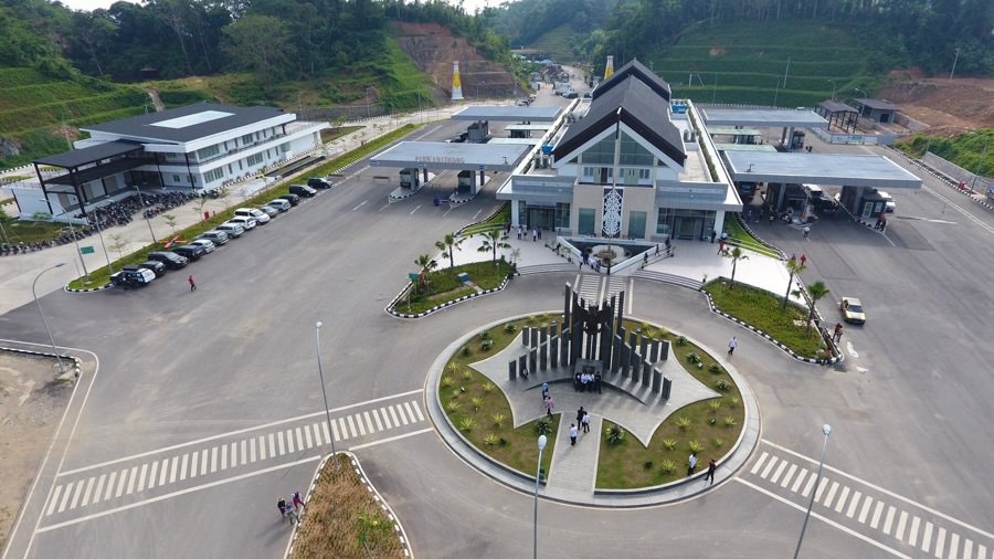 Entikong, perbatasan Indonesia-Malaysia resmi ditutup antisipasi penyebaran virus Corona. foto Shando Safela