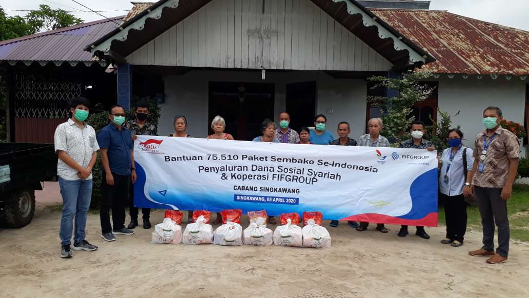 FIFGROUP menyalurkan 351 paket sembako. Jumlah tersebut terdiri dari 225 paket untuk masyarakat sekitar kantor pusat dan cabang yang berasal dari dana sosial syariah FIFGROUP, serta 126 paket untuk karyawan yang berasal dari dana Koperasi FIFGROUP.