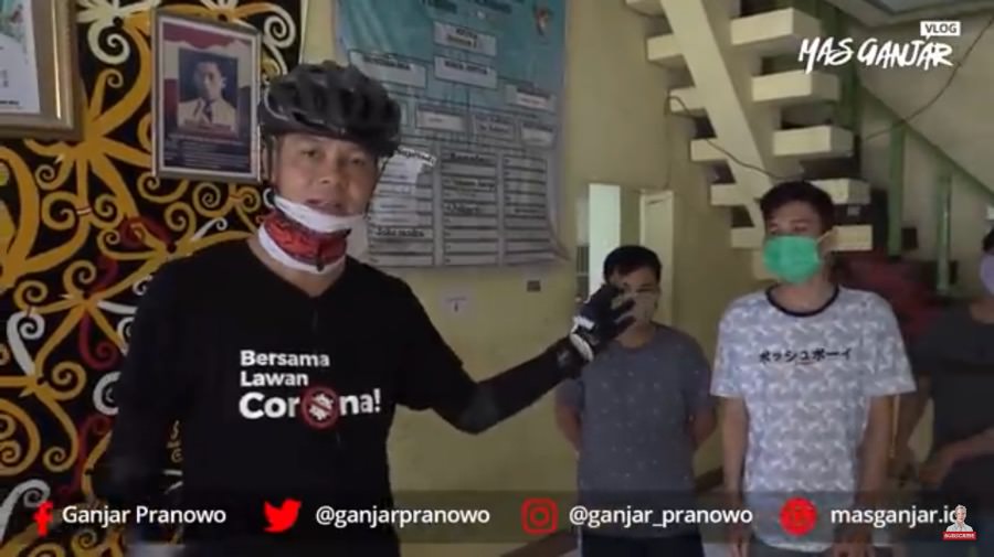 Gubernur Jateng, Ganjar Pranowo saat mengunjungi Asrama Pelajar dan Mahasiswa Kalbar di Semarang. foto channel Ganjar Pranowo