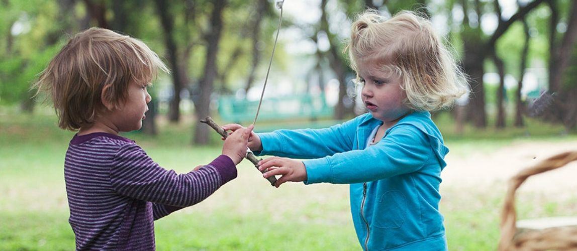 BANTUAN: PT ANTAM Tbk-UBPB Kalbar serahkan bantuan 500 Rapid Test ke Gugus Tugas Sanggau.  ISTIMEWA