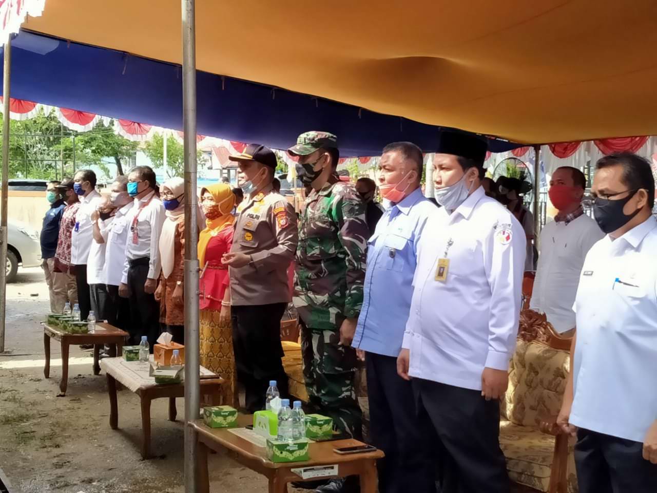 HADIRI: Sejumlah pejabat dari Organisasi Perangkat Daerah (OPD) di lingkungan pemerintah Kabupaten Sintang tampak hadiri giat launching GKS di Kantor KPU Sintang, Rabu (15/7). (ISTIMEWA)