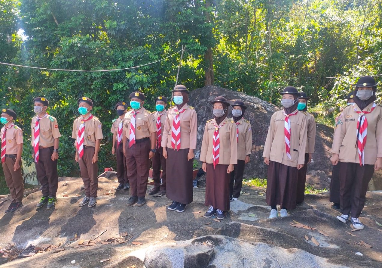 TERBATAS: Upacara terbatas Kwarran Pramuka Sui Pinyuh di Bukit Seliung.  Istimewa