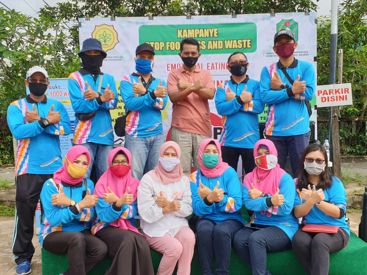 KAMPANYE : DPPKH Kalbar mengkampanyekan gerakan Stop Food Loss and Waste di Waroeng Mayasi, Kota Pontianak, Minggu (13/9) lalu. DPPKH KALBAR FOR PONTIANAK POST