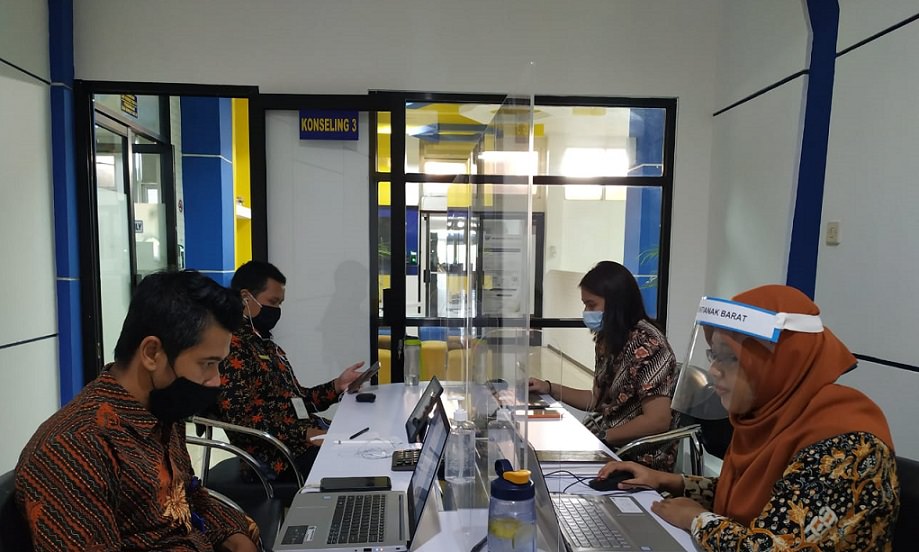 KELAS PAJAK: Suasana kegiatan kelas pajak secara webinar di ruang Konsultasi KPP Pratama Pontianak Barat  IST