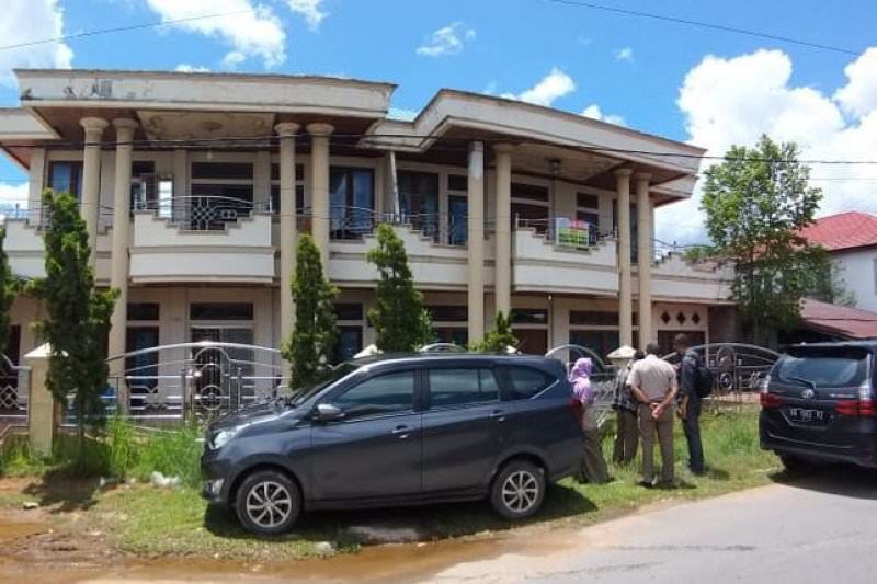 DISITA: Tim penyidik Jaksa Agung Muda Tindak Pidana Khusus (Jampidsus) Kejaksaan Agung menyita bangunan atau tanah milik tersangka kasus dugaan korupsi oleh PT Asabri di Pontianak, Kalimantan Barat. ANTARA/HO-Puspenum Kejagung