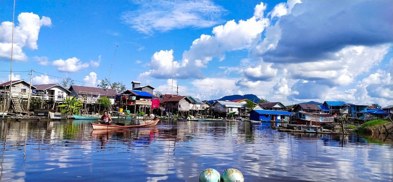 HABITAT BELIDA:Suasana di Selimbau, Kapuas Hulu. Di kabupaten ini banyak terdapat ikan belida. Dulu semua orang boleh menangkap dan mengonsumsinya. Sekarang pemerintah menerbitkan pelarangan konsumsi ikan belida karena terancam punah. ANDREAS/PONTIANAKPOS