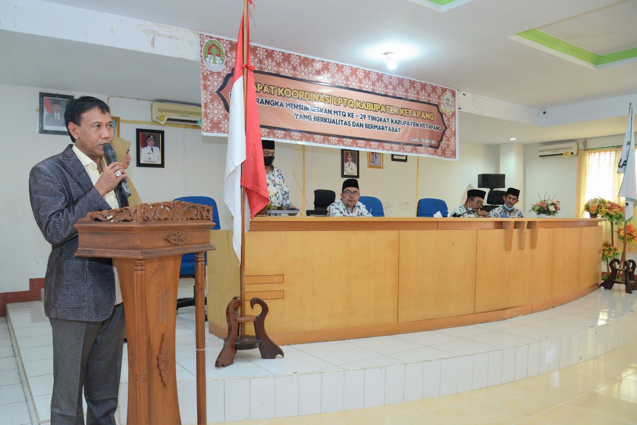 TUTUP RAKOR: Wakil Bupati Ketapang, Farhan, menutup Rapat Koordinasi LPTQ Ketapang di Aula Dinas Pertanian, Peternakan, dan Perkebunan Ketapang, kemarin (10/4). HUMASKAB FOR PONTIANAK POST