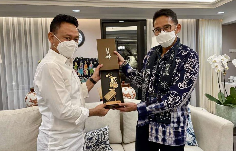 Edi Kamtono dan Sandiaga Uno saat buka puasa bersama di kediaman Sandiaga. foto Prokopim Pemkot Pontianak