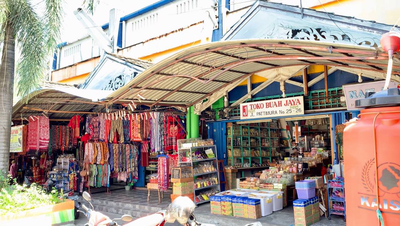 SEPI: Suasana pertokoan pusat suvenir dan oleh-oleh di kawasan PSP Kota Pontianak terlihat sepi, belum lama ini. IDIL  AQSA AKBARY/PONTIANAK POST