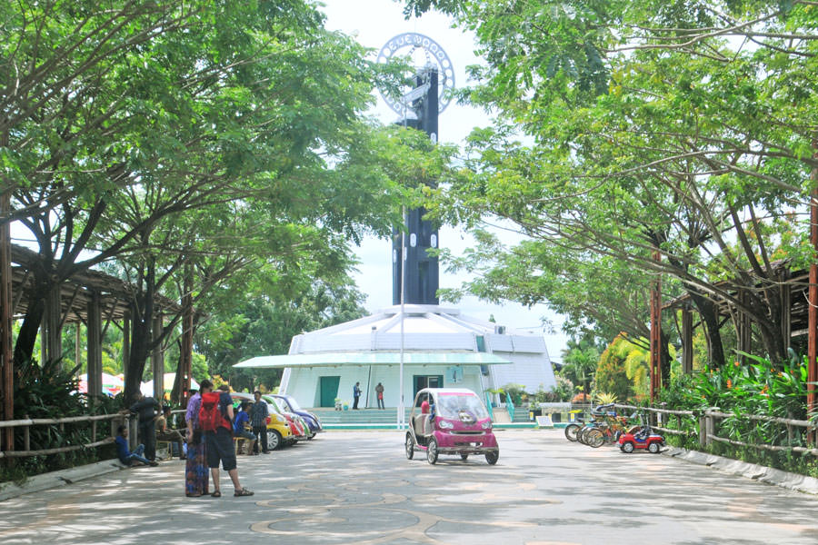 Khatulistiwa Park. HARYADI/PONTIANAK POST