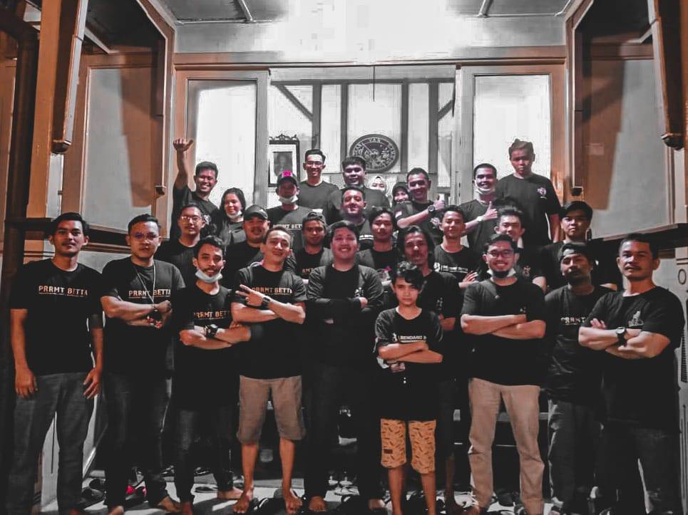 GATHERING: Menyambut tamu dari komunitas rendang Betta dan Asen Betta dari Singkawang di Keraton Sambas.