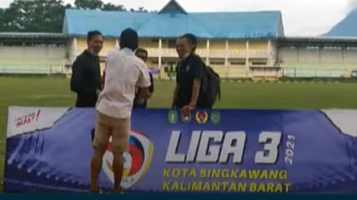 SEMPAT DITUNDA: Kompetisi Liga 3 Zona A Singkawang yang sempat tertunda karena perangkat pertandingan pulang. IST