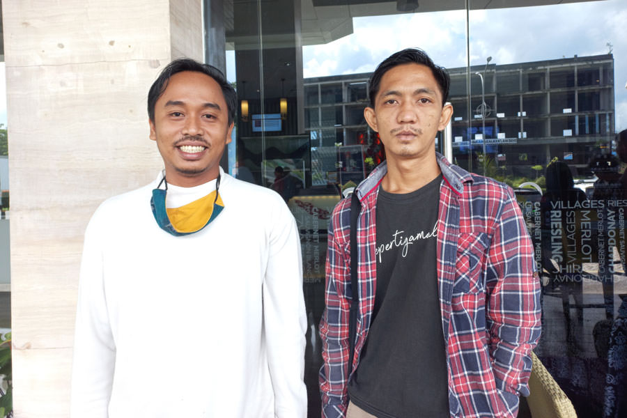 FILM:  Haris Supiandi (kiri) dan Pawadi Jihad (kanan), merupakan sineas Kalbar yang mampu menghasilkan karya berupa film. Keduanya kini tengah  menggarap film pendek berjudul Bibir Merah Siapa yang Punya setelah lolos dalam Festival film Europe on Screen
