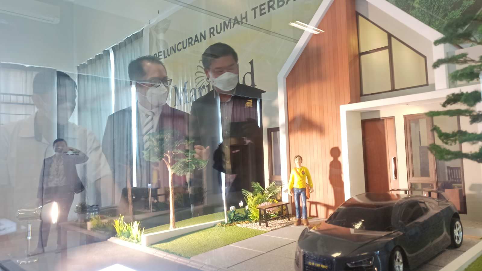 PROPERTI: Penjualan properti di Kalbar meningkat dengan ditopang oleh segmen pasar milenal. Sejumlah pengembang kini fokus dalam membangun rumah untuk milenial, misalnya Citra Garden Aneka yang meluncurkan tipe Marigold House, kemarin. Aristono/Pontianak Post
