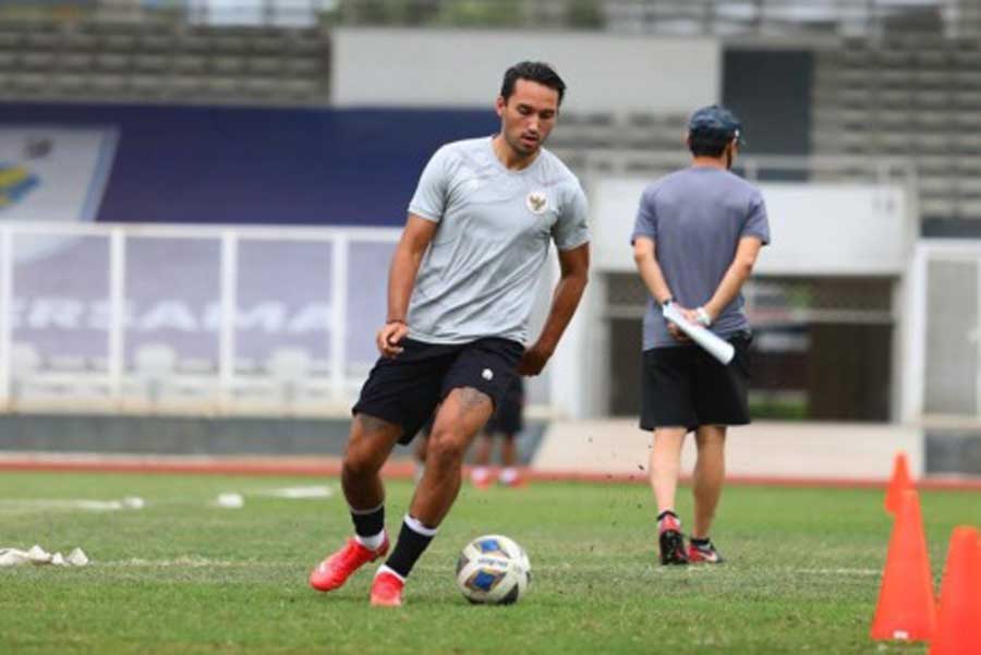 SIAP TEMPUR: Pemain timnas Indonesia Ezra Walian siap memberikan kemenangan untuk pasukan Garuda. PSSI