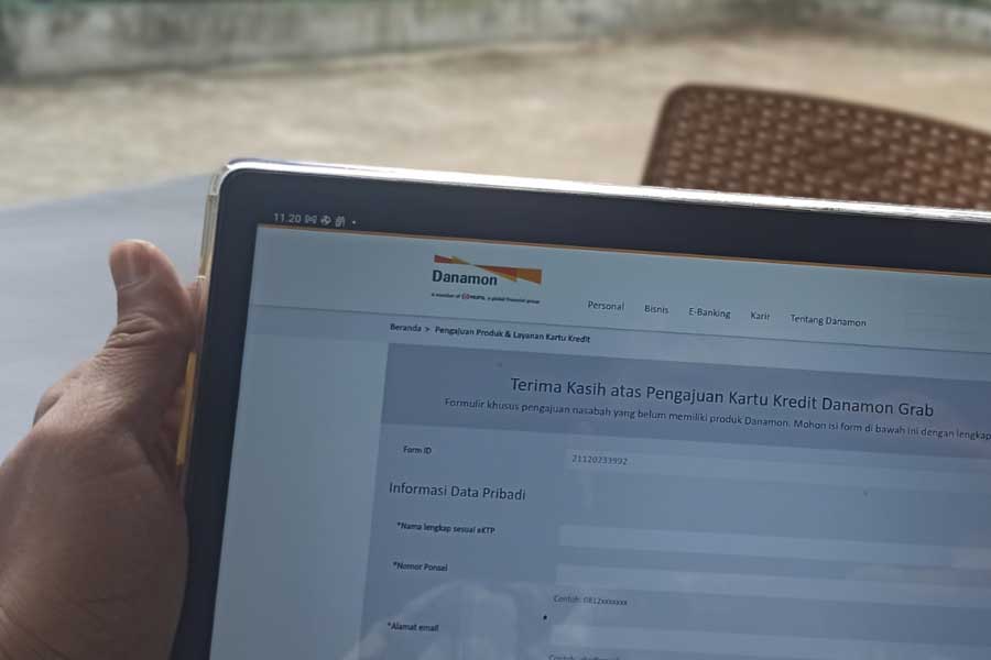 Selain menawarkan sejumlah benefit, mengajukan Kartu Kredit Danamon-Grab cukup dilakukan secara online.