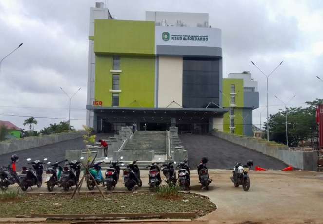 MEGAH: Penampakan gedung baru RSUD dr Soedarso dari sisi depan. Gedung ini terdiri dari dua bagian yang masing-masing terdiri dari enam lantai yang dilengkapi 277 tempat tidur. (Istimewa)