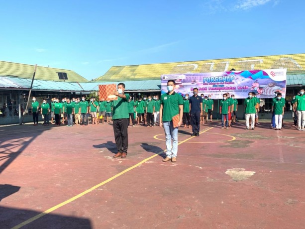 Upacara pembukaan pekan olahraga dan seni pada peringatan hari Bhakti Pemasyarakatan ke 58 di Rutan Kelas 2A Pontianak. (Ist)