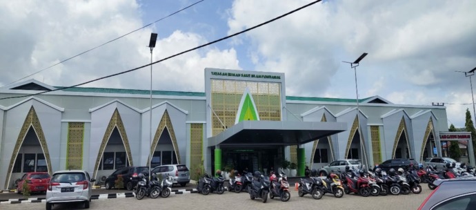 CANTIK : Halaman dan tampilan gedung RSU Yarsi Pontianak terlihat cantik dan tertata rapi