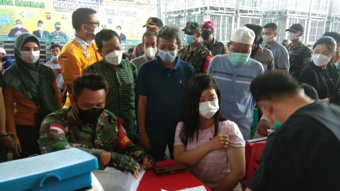 WN Taiwan, datangi gerai vaksin Magabutri untuk melakukan vaksinasi. (IST)