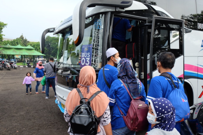 MUDIK : Program Mudik Bareng bagi para mitra penjualan produk layanan XL Axiata dari wilayah Jabodetabek.