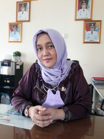 Nurmarini, Kepala Dinas Kependudukan dan Pencatatan Sipil Kubu Raya. (IST)