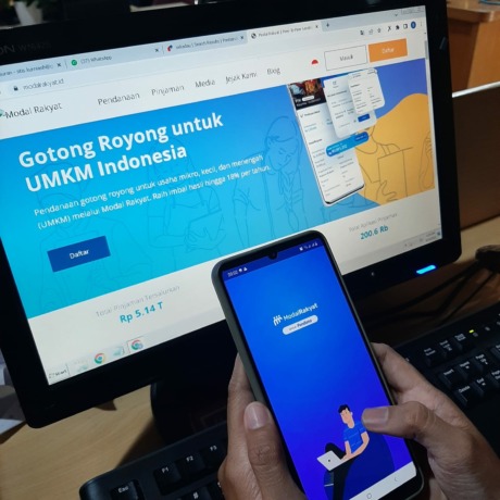 EKOSISTEM DIGITAL: Di era digital, penyaluran kredit untuk UMKM semakin mudah dilakukan. Terbentuknya ekosistem digital membuat kredit pinjaman untuk modal usaha semakin tinggi dari tahun ke tahun. (Syahriani/Pontianak Post)