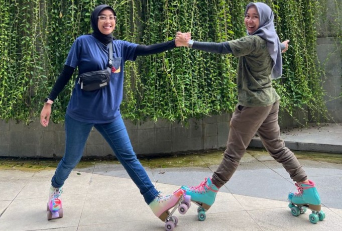SEIMBANG : Salah satu kunci dalam memainkan quad skate adalah mampu menjaga keseimbangan
