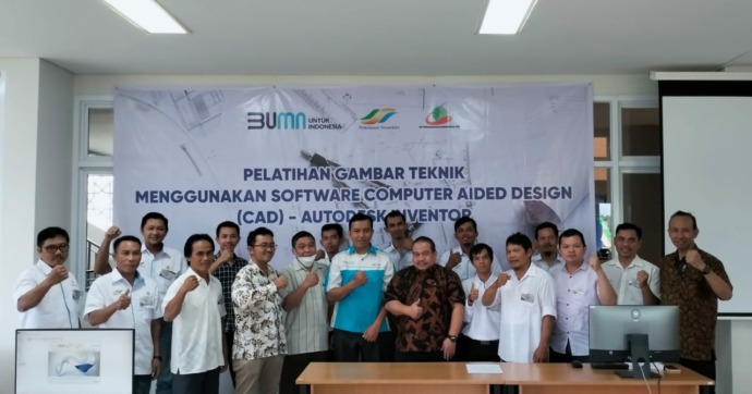 PELATIHAN : Foto bersama usai pembukaan Pelatihan Gambar Teknik yang digelar oleh PTPN XIII 13-15 Juli 2022 di Laboratorium Komputer Untan Pontianak.