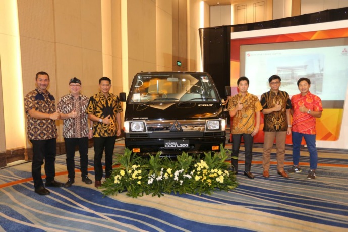 MMKSI perkenalkan secara langsung New Colt L300 kepada Para konsumen loyal di Bekasi melalui kegiatan customer gathering. (IST)