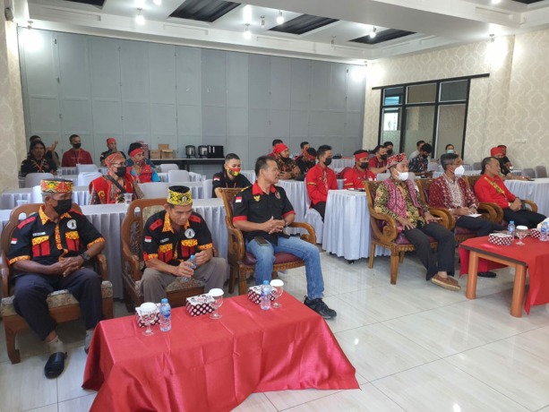 MUSLUB: Selain peserta, tokoh masyarakat dan perwakilan unsur pemerintah tampak hadir pada saat pembukaan musyawarah luar biasa TBBR Sambas. (ist)