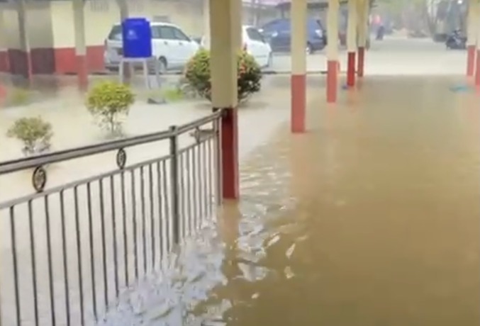 Banjir yang melanda Singkawang hingga Rumah Sakit Abdul Azis. foto Har
