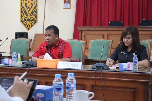 DPRD Landak menggelar audiensi bersama Universitas Katolik Santo Agustinus (USA) Hippo Landak, Selasa (16/8). (Ist)