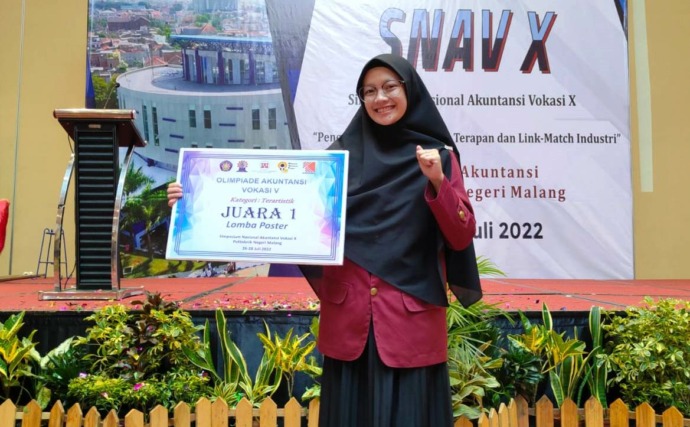 JUARA: Mahasiswa Poltesa Nur Aulia meraih juara 1 di ajang olimpiade nasional, ini menjadi kebanggaan tersendiri bagi kampus yang ada di perbatasan Indonesia - Malaysia. IST