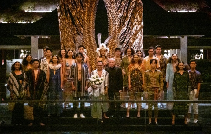 Busana budaya adat istiadat hasil karya Franklin Firdaus. (Ist)