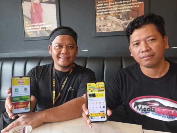 Pendiri Oline, Kristiono (kanan) dan Dede Aunurahman (kiri).